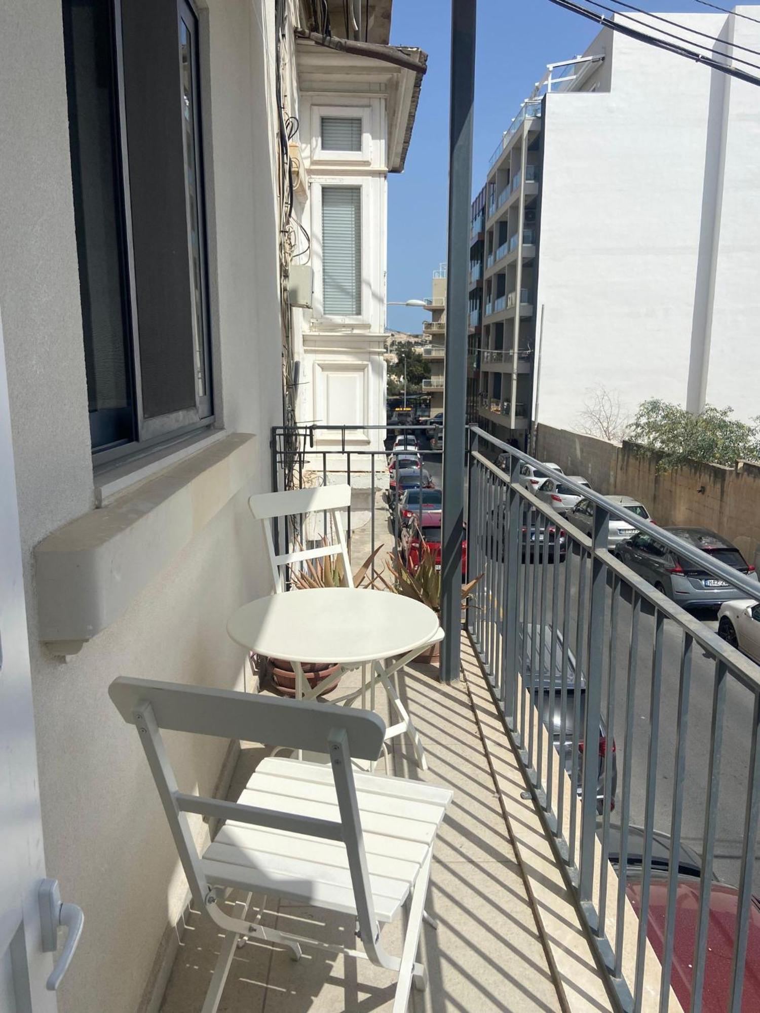 Cozy 2 Bedroom Apartment Near Seafront Gzira Exteriér fotografie
